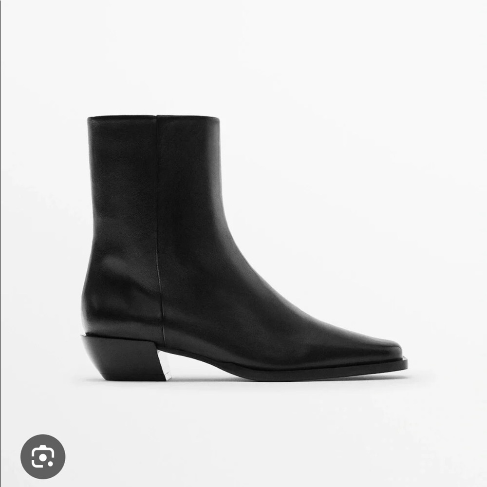Massimo Dutti Leather Square-Toe Flat Ankle Boots